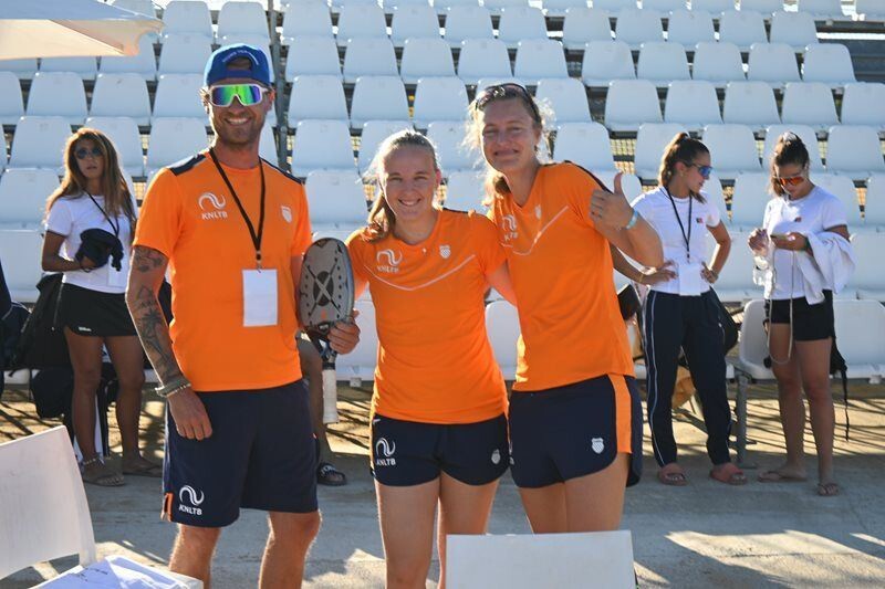 Achtste finales eindstation heren op EK Beachtennis, dames onderuit in tweede ronde